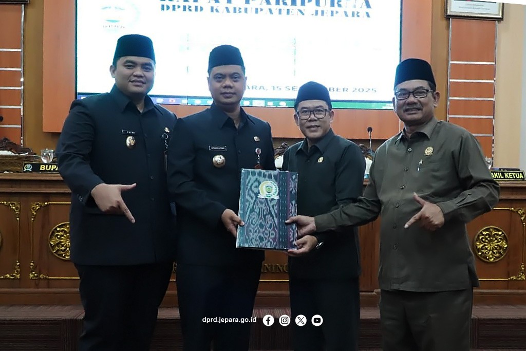 DPRD dan Pemkab Jepara Sahkan Empat Ranperda Strategis untuk Perkuat Payung Hukum Daerah.

Berita selengkapnya di dprd.jepara.go.id/dprd-dan-pemka…

#dprdjepara
#beritadprdjepara