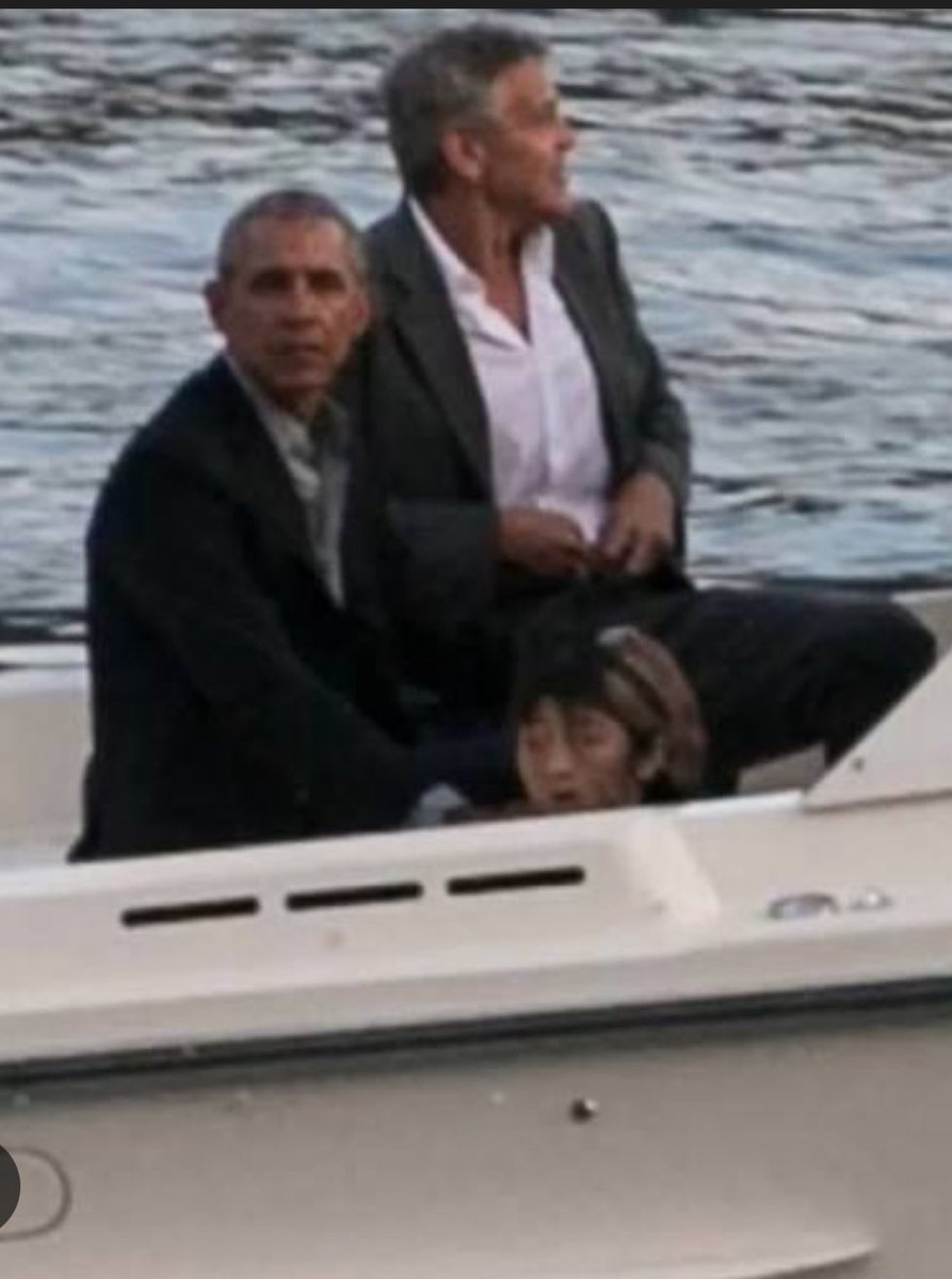 ericvnm's tweet photo. @Mortis_the_Wolf @DramaAlert I’m going to ask for proof knowing damn well you have absolutely no brain cells working in that head of yours. “The EPsteiN LisT, TrUmP waS On ThE PlAin” 

Is Barack Obama one too then? https://t.co/pQ5GvaKCQC