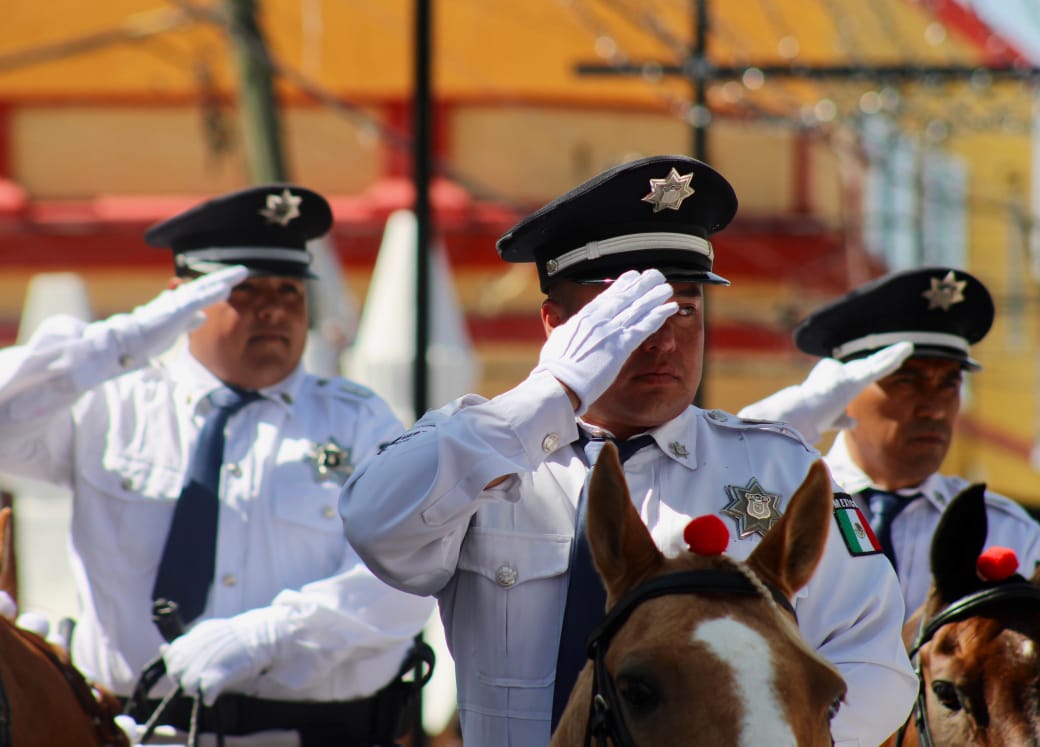 MxInteraccion's tweet image. Reporta San Andrés Cholula saldo blanco tras Fiestas Patrias 2025

El
@SnAndresOficial informa en la celebración del Desfile Cívico este 16 de Septiembre, participaron un total de 2 mil 800 personas, 76 vehículos, 6 motocicletas, 2 ambulancias, 8 caninos, 54 caballos

#SSPPC