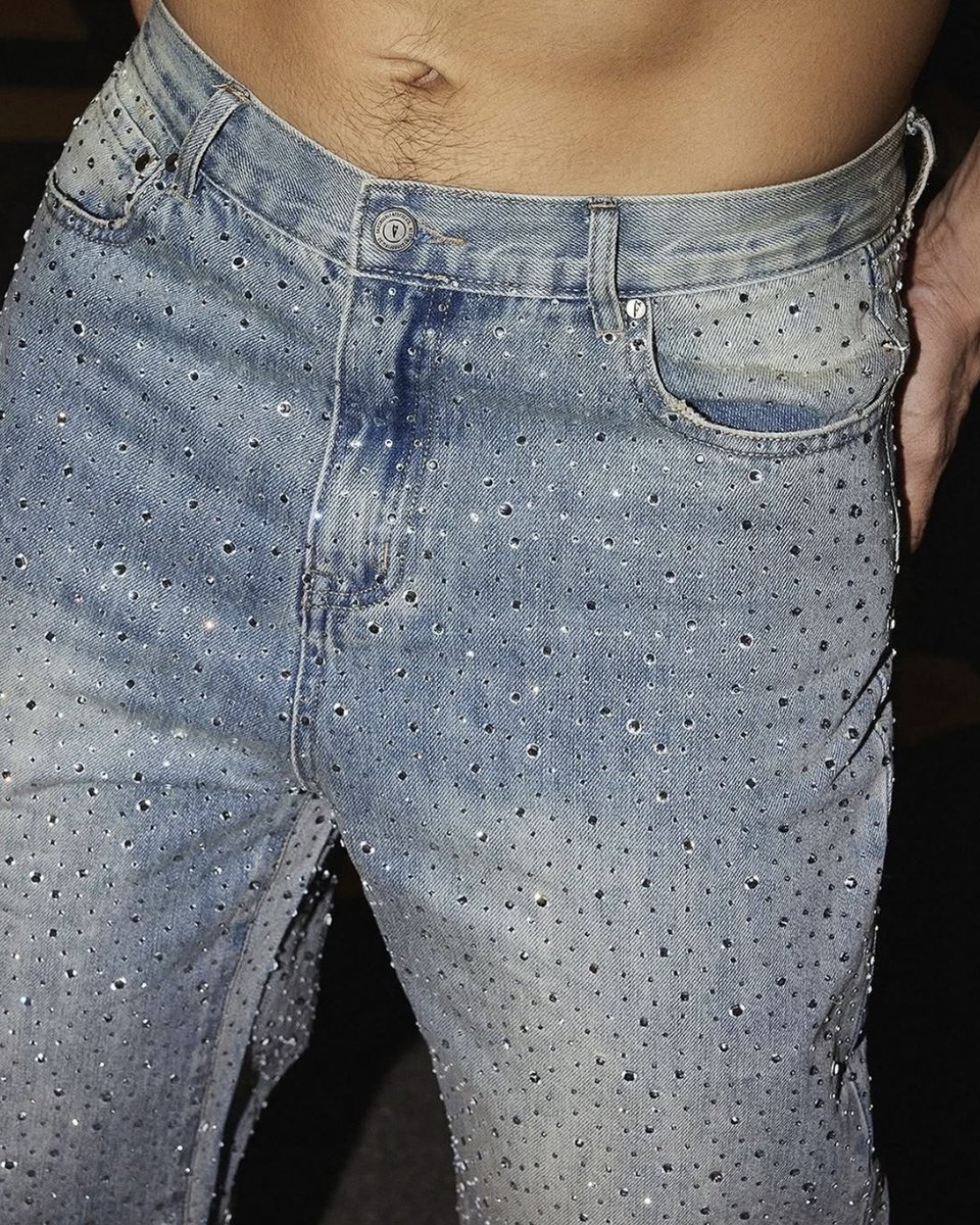PANTALÓN BRILLOS ✨ 
(Piedras súper resistentes) calidad alta 
Envíos 100% seguros en todo el área metropolitana 
WhatsApp información ℹ️ 3017739627 (línea directa )
📍CARRERA 70 # 31 31 Belén rosales Medellín