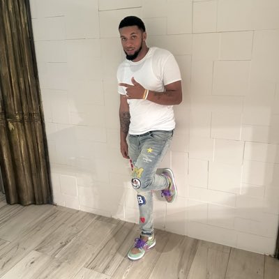 LarryBirds52's tweet photo. #NewProfilePic https://t.co/ESFswjKuDS
