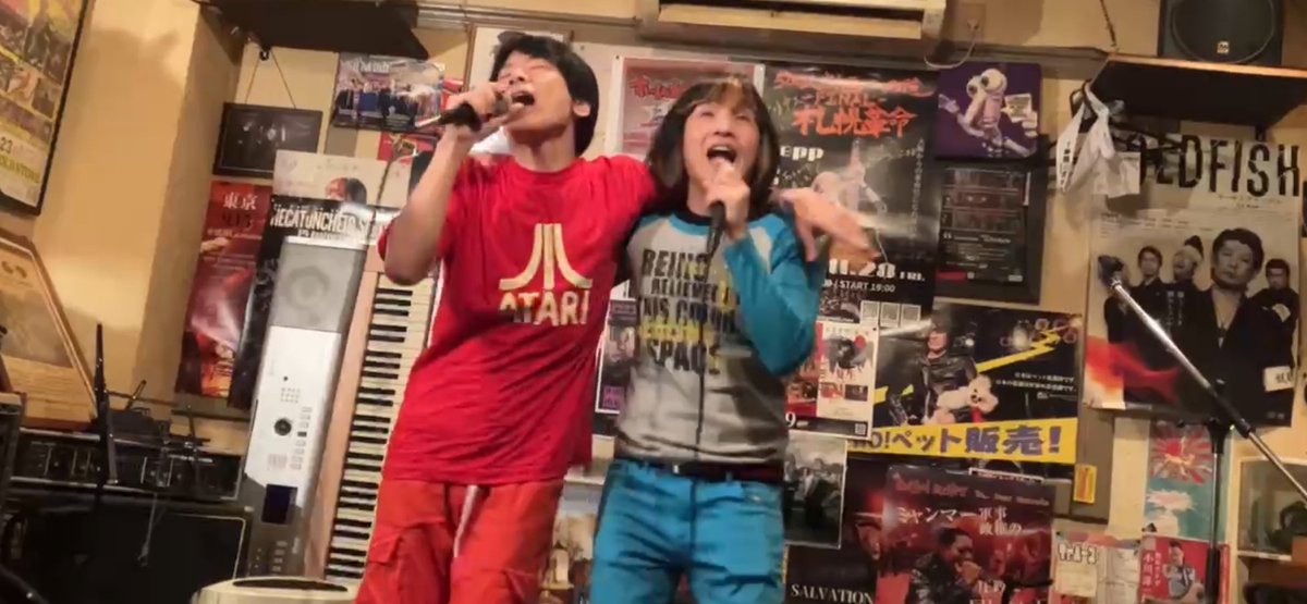 tokunohdaisuke's tweet photo. 昨日はサリナスさんで愛と青春の旅立ちで出演！視聴者からのハガキに答えるラジオ風のライブ！
出演者みなさん楽しくて、久々に遅くまで色々お話した！
愛青も新曲つくりたい！ https://t.co/Tg9ltZbUEV