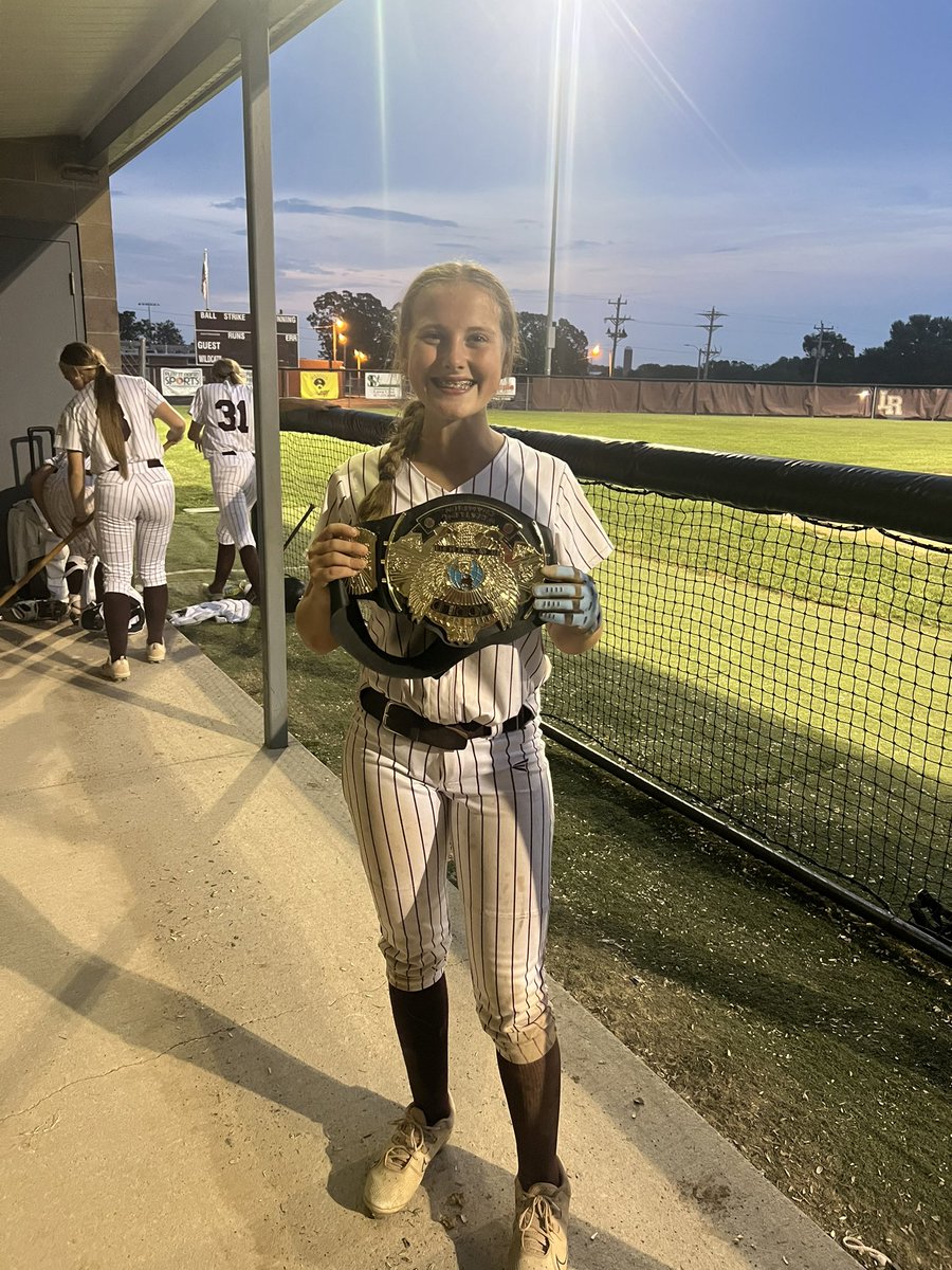 Coach Flores tweet media