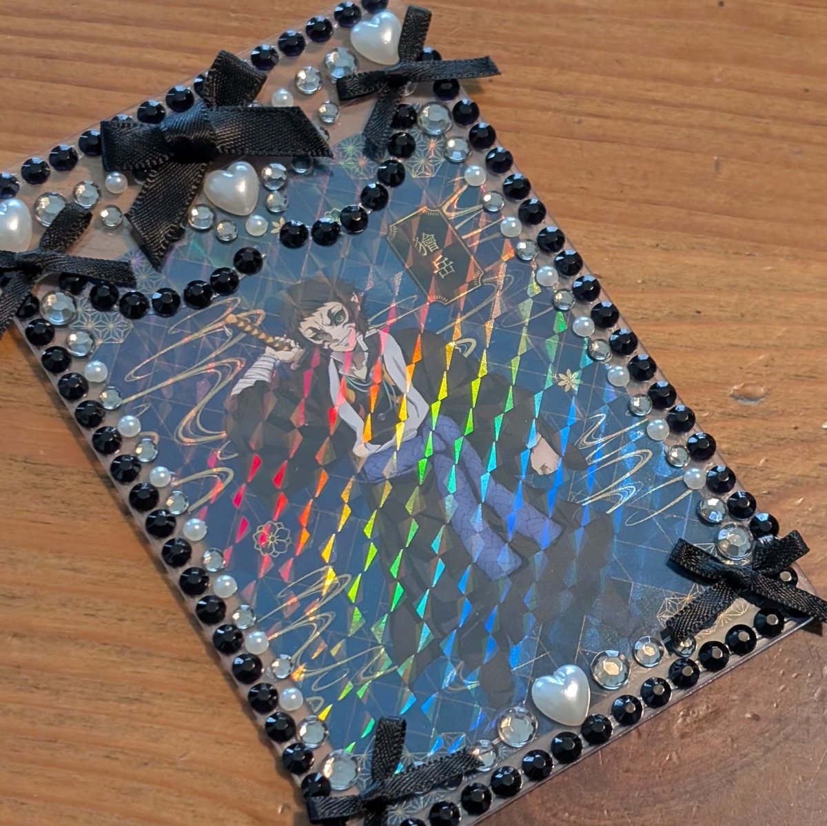 可愛くゴシック🖤にデコりたかったのにエレクトリカル遺影みたいになってドカ鬱