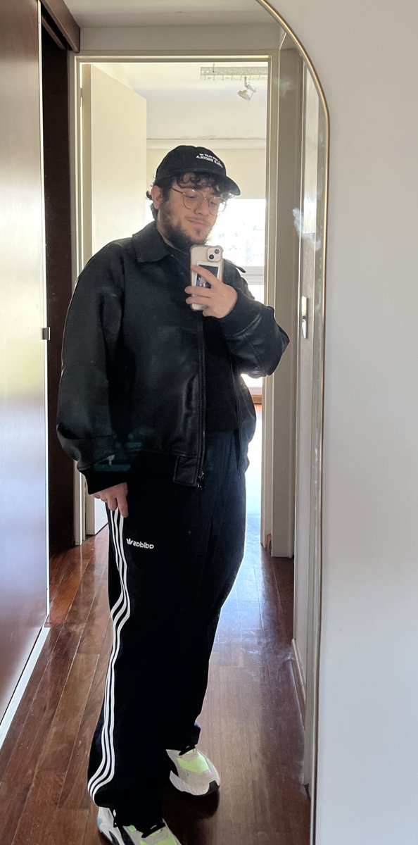 Tardé varios años en esto de ser hombre en entender cómo quiero verme y con qué ropa vestirme pero creo que lo estoy logrando