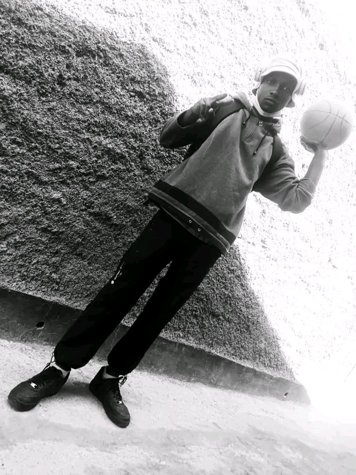 sidisnoops's tweet photo. More reps, more respect, more life 🎂💪🏾🔥. Born a hustler, still grinding, still winning. Another year older, another level stronger. G-Day vibes only 👑 #BirthdayFlex #OGMode https://t.co/S7WencbMfH