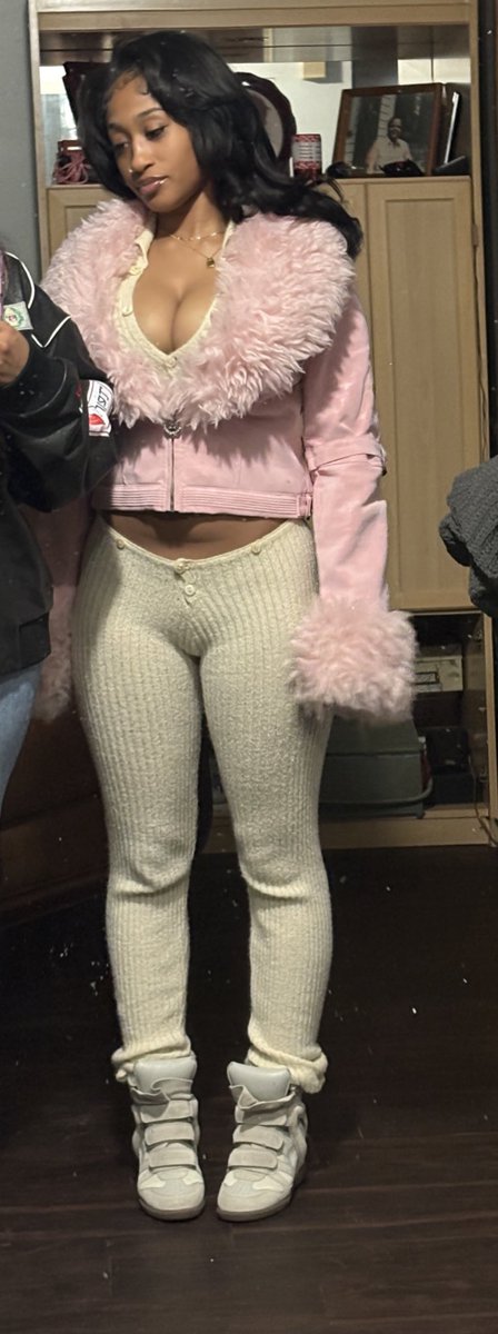 Monee🎎 tweet media