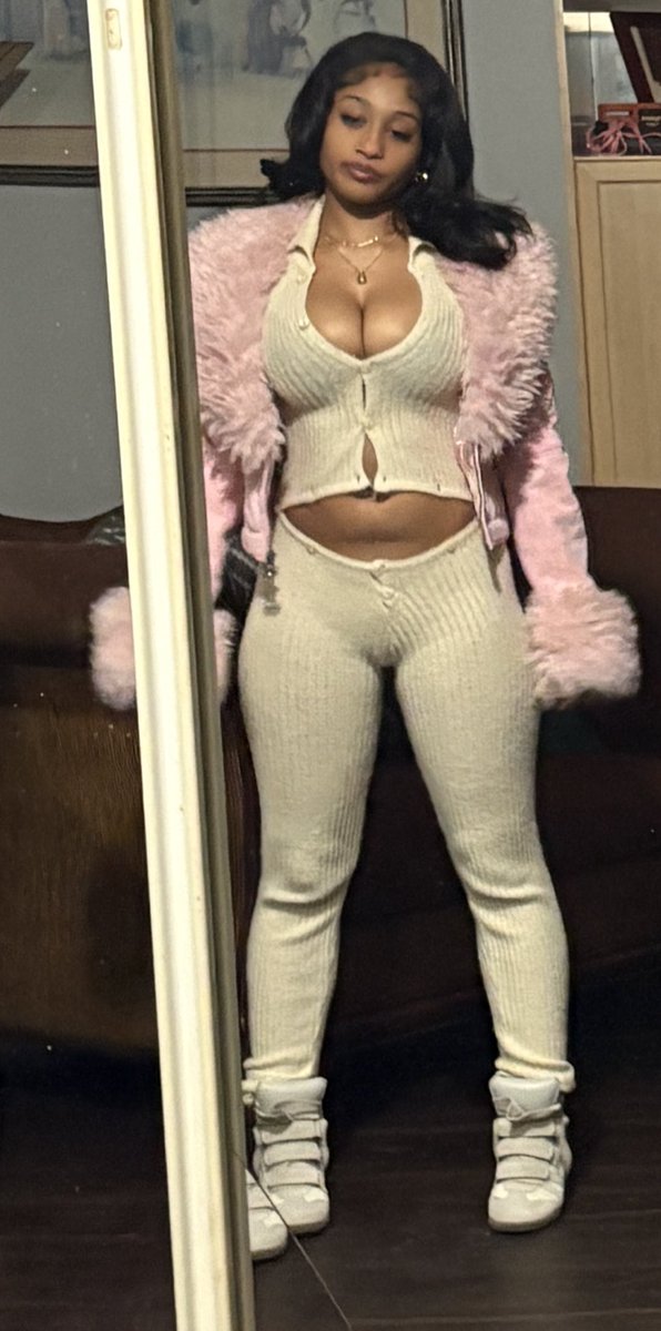 Monee🎎 tweet media