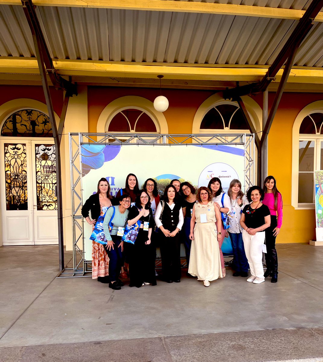 _isabelaMAC's tweet image. Last week I took part in a roundtable at the 2nd Gralha Azul Festival of Literary Experiences!
What an incredible event—well organized, promoting culture, literature, and celebrating women authors! What an experience! ✨