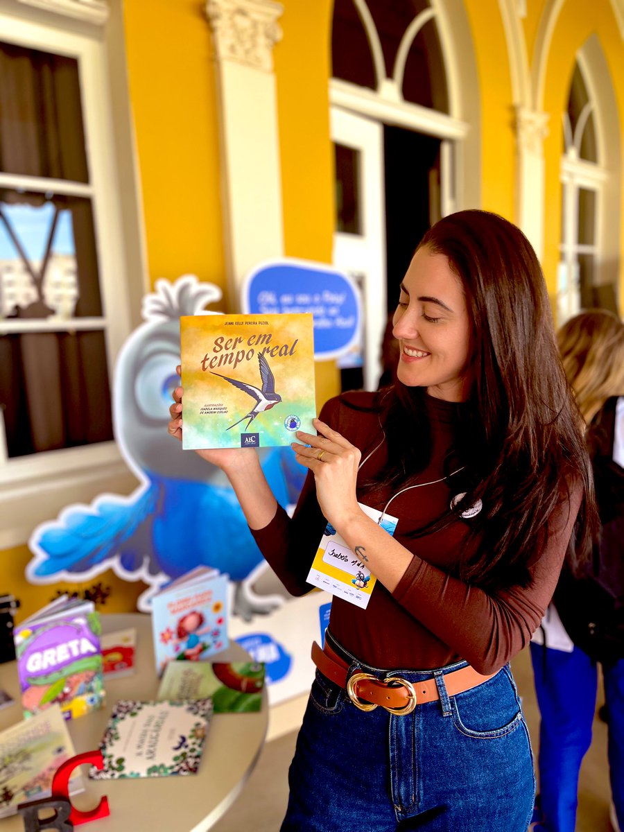 _isabelaMAC's tweet image. Last week I took part in a roundtable at the 2nd Gralha Azul Festival of Literary Experiences!
What an incredible event—well organized, promoting culture, literature, and celebrating women authors! What an experience! ✨