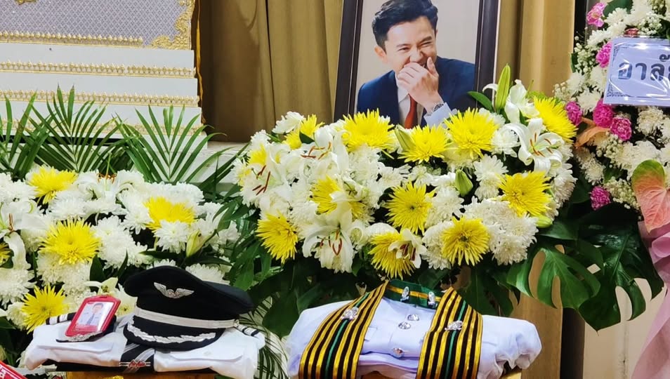 SimpleXman's tweet photo. ข้อคิดจากคุณหมอท่านนึงที่จากไปในวัยหนุ่มด้วยโรคมะเร็ง📷 #สิ่งที่ทุกคนควรรู้เกี่ยวกับหมอพีกัปตันนายแพทย์พีรวัฒน์  https://t.co/qdqGUdAl6H #เกิดก็เป็นทุกข์ #เลือกไม่ได้ 𝕾𝖎𝖒𝖕𝖑𝖊𝕸𝖆𝖓 H☮PE♩📷♫ #ความสุขบนดิน 📷  #ปลดปล่อย ¹8+📷#กินขี้ปี้นอน 📷#อย่าประมาท 📷#ชีวิตมันสั้น 😊👻 https://t.co/wFKcFGFlk6