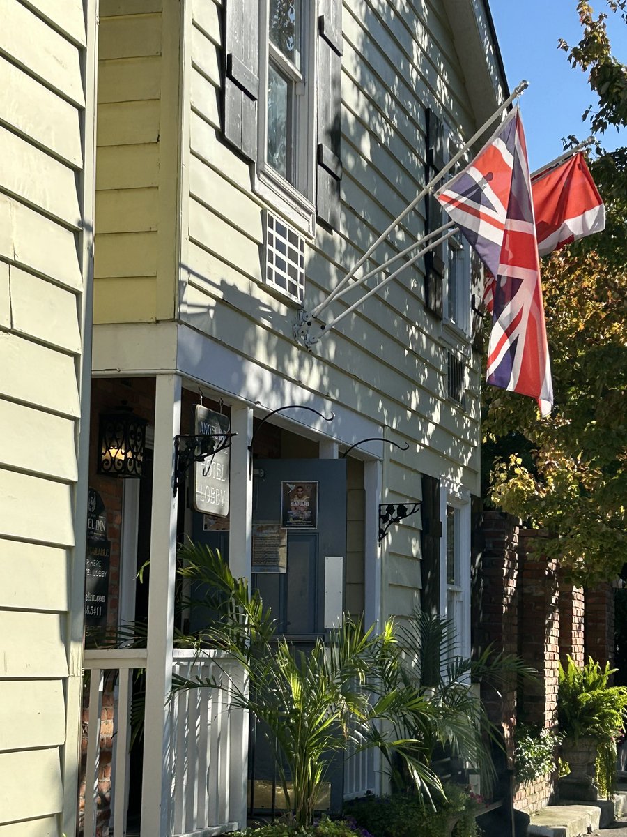 Niagara on the Lake 🇨🇦 Proudly flying 🇬🇧