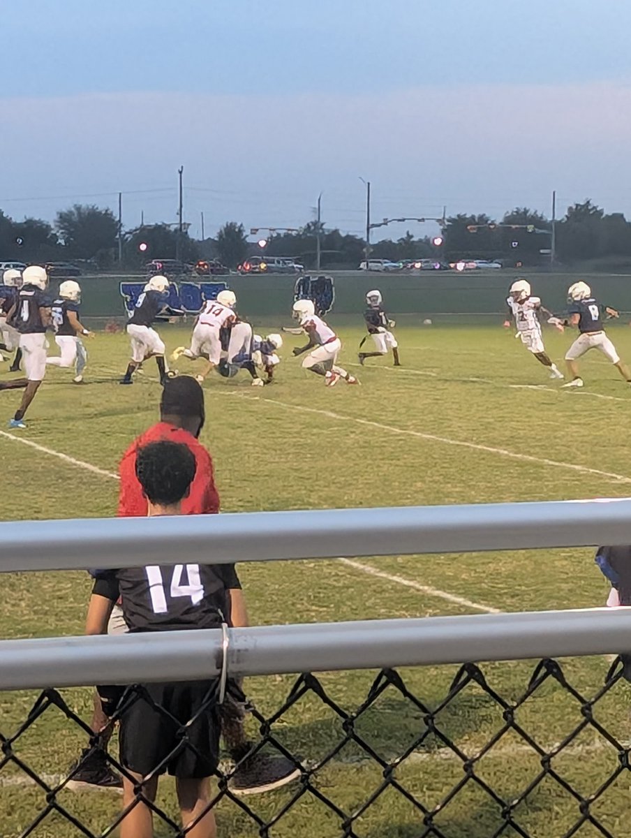 Great job tonight to the <a href="/DrAnthonyMS/">Anthony Middle School</a> 8th grade Ravens football team! A team pulled out a close win. #ravensrise <a href="/mrs_romanelli/">Crystal Romanelli</a>