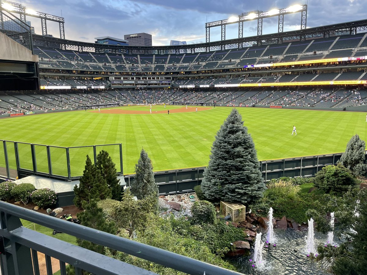 ILL_Texan's tweet photo. Some Mile High MLB tonight. 

Thanks a lot, @navref. https://t.co/N8DnV0nn28