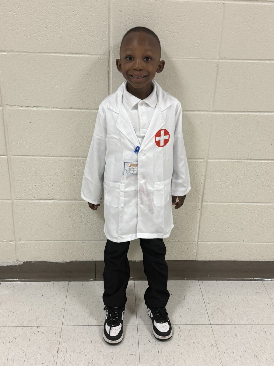 APSClevelandES's tweet photo. The second day of PBIS Spirit Week was Act Responsibly: Dress as your future career. Our Bulldogs are ready for the workforce! We have featured a bank teller, doctor, artist, and baseball player. #PBIS #APSUpdate https://t.co/GL5C6SdWoi