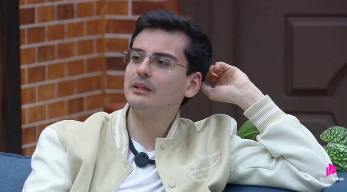 O Dudu Camargo é afeminadíssimo! Amei hahahahha 

#AFazenda17