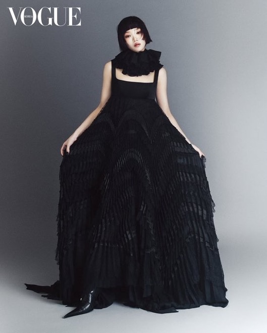 LE SSERAFIM's #CHAEWON for VOGUE Korea