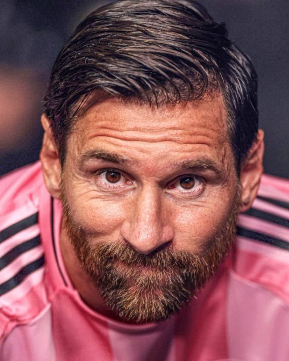 ❗ Lionel Messi becomes the ONLY  player in the history to score 20+ league goals in 15 different seasons. 🐐