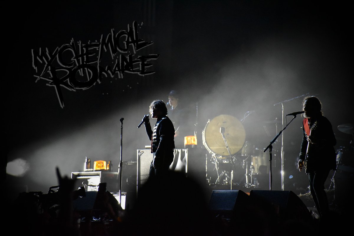 r5_creative's tweet photo. MCR Tampa #MCRTAMPA #MCR https://t.co/eBBVm2oRLg