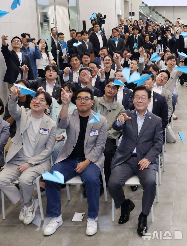 아니 진짜 제일 이쁘게 생김