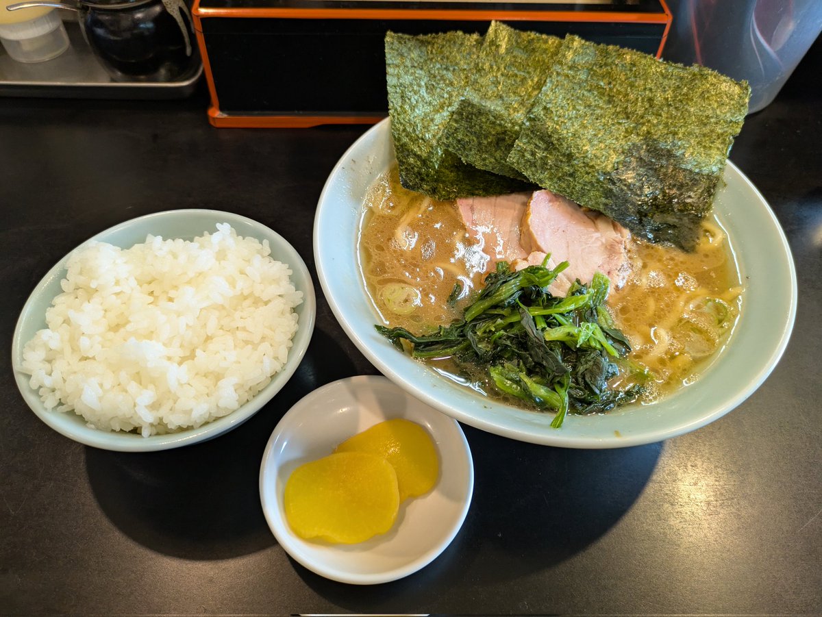 oojirou72oiiiio's tweet image. 今日の午後は
仮面女子さんの
ダンスで元気に🤟
#仮面女子
instagram.com/reel/DOscBIBDx…

わたしは家系ラーメンで
塩分と給油完了🤟
週末は　#PLACE　に集合だよ！