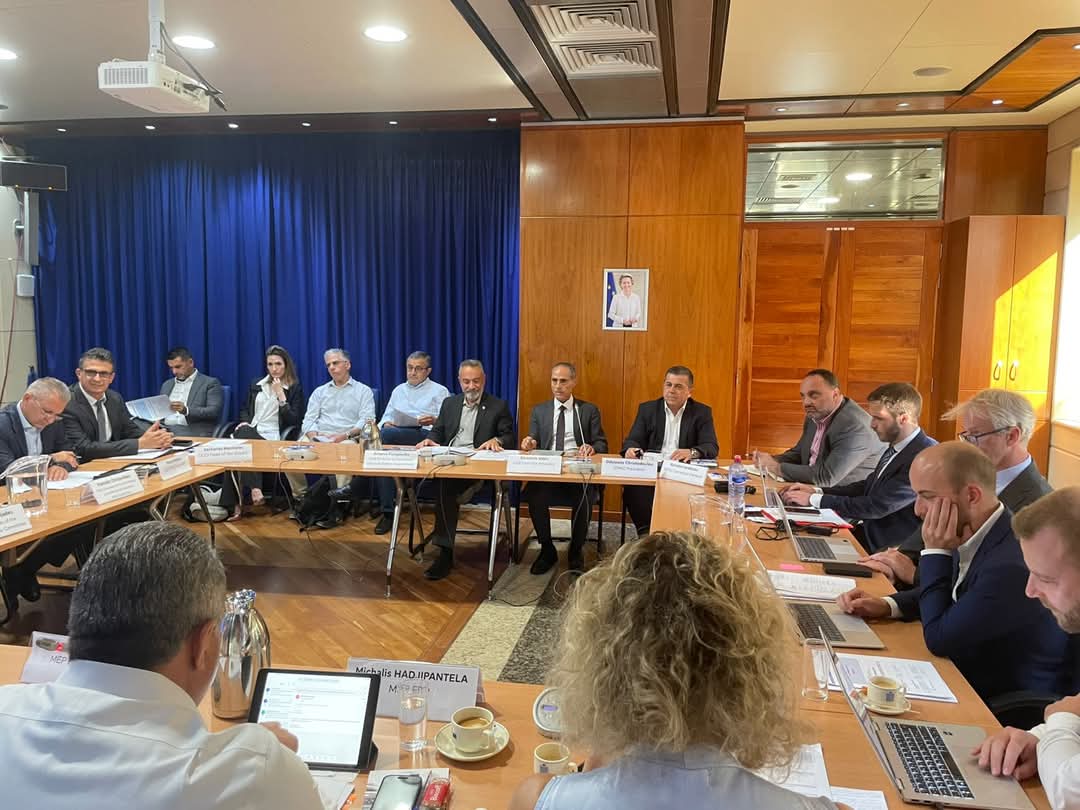 hadjipantela's tweet image. 👉Στο πλαίσιο της επίσκεψης της Υποεπιτροπής Φορολογικών Θεμάτων #FISC του Ευρωπαϊκού Κοινοβουλίου στην 🇨🇾, πραγματοποιήσαμε μια ιδιαίτερα παραγωγική συνάντηση με εκπροσώπους του @CCCI_Cyprus, #OEB , #ΣΕΛΚ και @CyBarAssociatio.

✅ Συζητήσαμε για την Έκθεση μου που υπερψηφίστηκε…