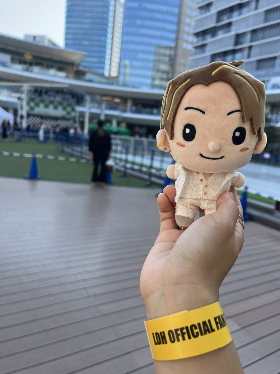 TOG_my's tweet photo. 無事受付終わってスタバ待機☕️
楽しみだけど場所取りえぐそう大丈夫かな🤢
今日はEXILE、明後日はTAKAHIROさん🤍 https://t.co/RSqvQLkjOg
