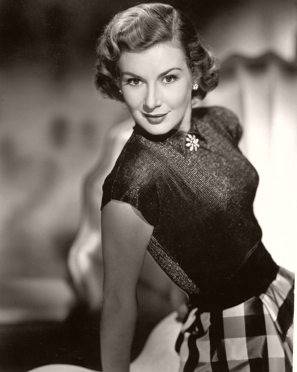 daveainsworth63's tweet photo. Remembering the great English actress Dinah Sheridan (Dinah Ginsberg) who was born on this day in 1920. She died in 2012. #DinahSheridan #TheRailwayChildren #Genevieve #DontWaitUp #TheMirrorCrackd #JonathanCreek #GetCracking #TheHillsOfDonegal #TheHuggettsAbroad #TheSoundBarrier https://t.co/cEmqSkDZpE
