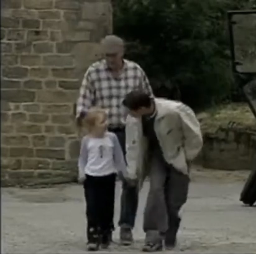 it feels right that after everything vic is the one believing robert and is the one fighting for his innocence. everything shes said to him fucking hurt and they have a long way to go back to how they were. rob really needs her. but thats his baby sister and thats her big brother