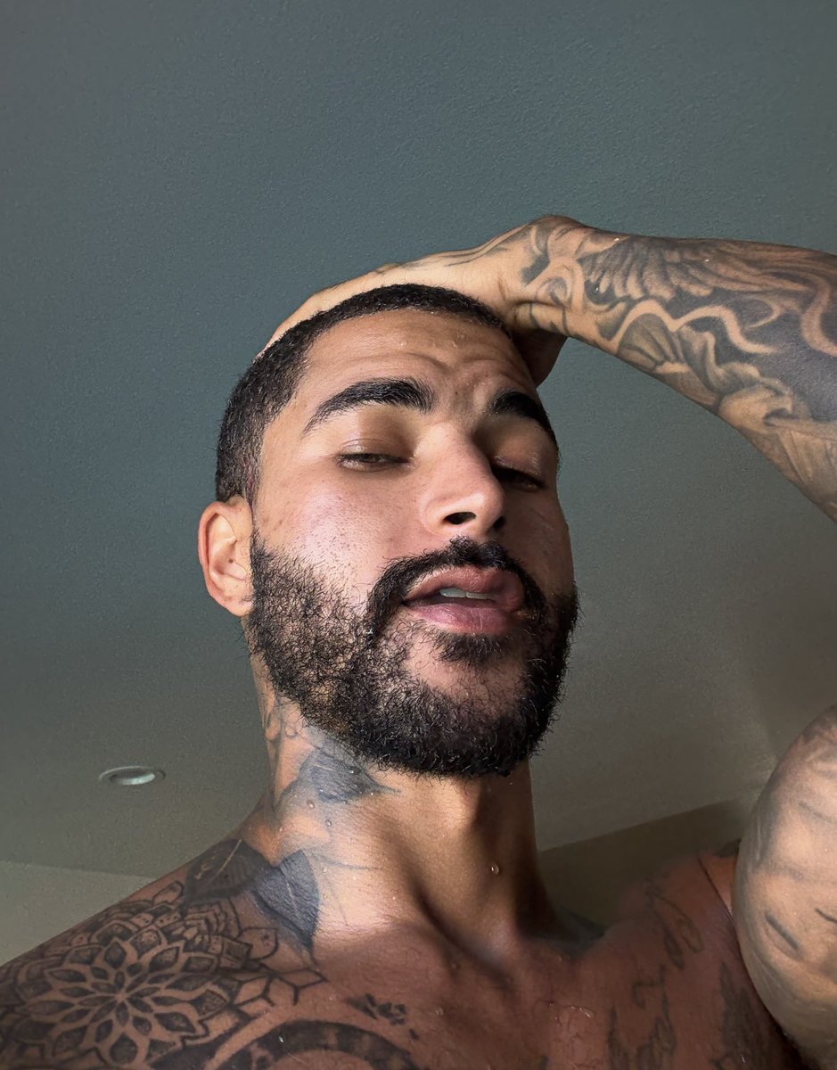 Onlyfans.com/julianroyce
