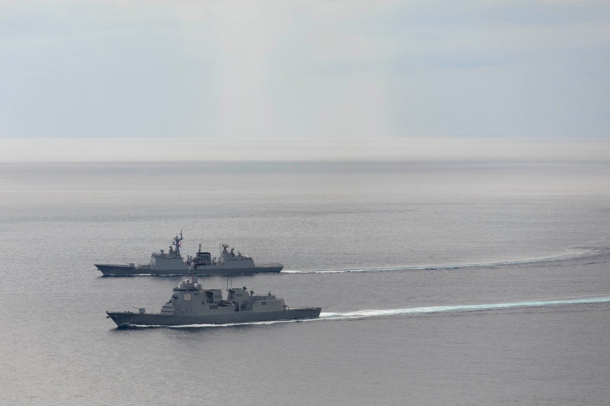 JapanJointStaff's tweet photo. JJS is conducting the Japan-U.S.-ROK trilateral exercise #FreedomEdge25 from September 15 to September 19. Through this exercise, the JSDF aim to improve trilateral interoperability across multiple domains with the U.S. and the ROK. #FE25 🇯🇵🇺🇸🇰🇷 https://t.co/ehsfrPbYpx