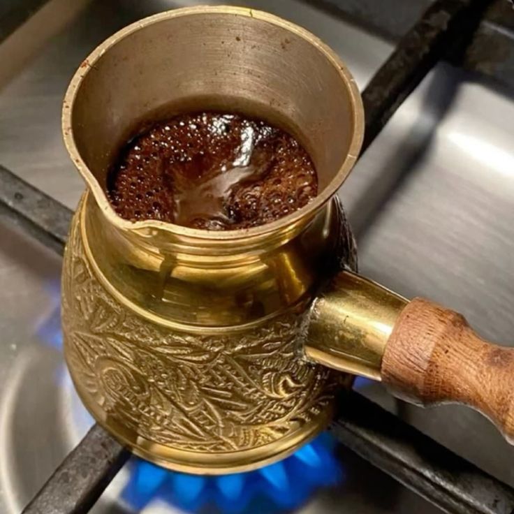 عزیزِ دل و جانم، قربانت بِرَوَم؛
چطور می‌شود با یادِ شما که این همه نیستید، زندگی کرد و نَمُرد؟ . .