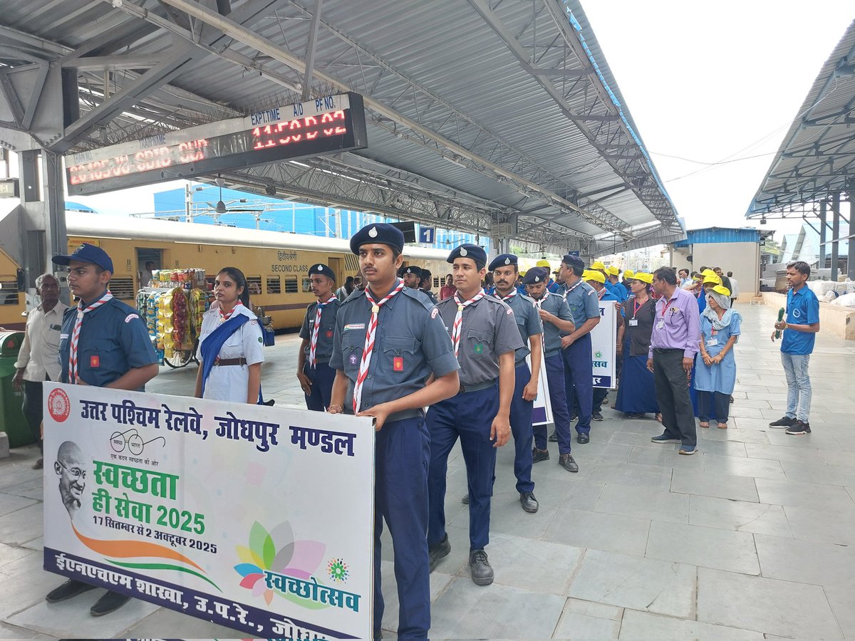 DRMJodhpurNWR's tweet photo. स्वच्छता ही सेवा 2025
(17 सितम्बर से 2 अक्टूबर)
उत्तर पश्चिम रेलवे, जोधपुर स्टेशन पर स्वच्छता अभियान "स्वछोत्सव" का शुभारंभ। इस अवसर पर स्वच्छता रैली को हरी झंडी दिखा रवाना किया।
@NWRailways https://t.co/pV0fRkm9E0