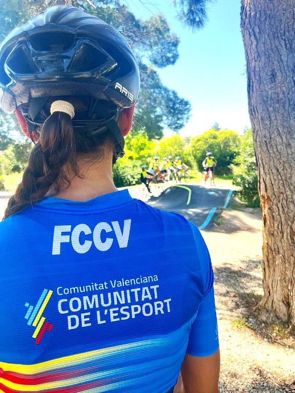 🪧 ATENCIÓN !!!
Con el comienzo del nuevo 🎓 curso académico regresa, como todos los años 🚴🏻‍♀️#AulaCiclista a los centros docentes de <a href="/GVAeducacio/">GVA Educació</a>.

🌳 #MobilidadSostenible, #MobilidadSaludable 💚 y 🚲🚲🚲#Ciclismo en el cole...

Una iniciativa de la <a href="/generalitat/">Generalitat</a> y la <a href="/fciclismocv/">fccv</a>.
