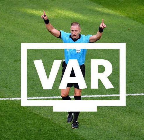 NostalgicHubb's tweet image. Hilarious check from Twitter VAR that will make you laugh 😂🔥

Check Thread 👇