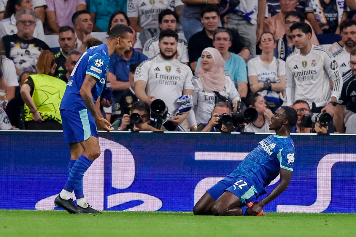 _BeFootball's tweet image. 🚨 « 𝗟’𝗢𝗠 𝗔 𝗣𝗥𝗢𝗣𝗢𝗦𝗘́ 𝗨𝗡𝗘 𝗤𝗨𝗔𝗟𝗜𝗧𝗘́ 𝗤𝗨𝗘 𝗟’𝗘́𝗤𝗨𝗜𝗣𝗘 𝗗𝗘 𝗫𝗔𝗕𝗜 𝗔𝗟𝗢𝗡𝗦𝗢 🇪🇸 𝗡’𝗔𝗩𝗔𝗜𝗧 𝗣𝗔𝗦 𝗘𝗡𝗖𝗢𝗥𝗘 𝗖𝗢𝗡𝗡𝗨𝗘. » 😳

𝗟’𝗢𝗠 𝗔 𝗕𝗟𝗨𝗙𝗙𝗘́ 𝗟𝗔 𝗣𝗥𝗘𝗦𝗦𝗘 𝗘𝗦𝗣𝗔𝗚𝗡𝗢𝗟𝗘 🩵🤍 :

🗣️ AS : «  𝗠𝗮𝗿𝘀𝗲𝗶𝗹𝗹𝗲 𝘃𝗲𝘂𝘁…