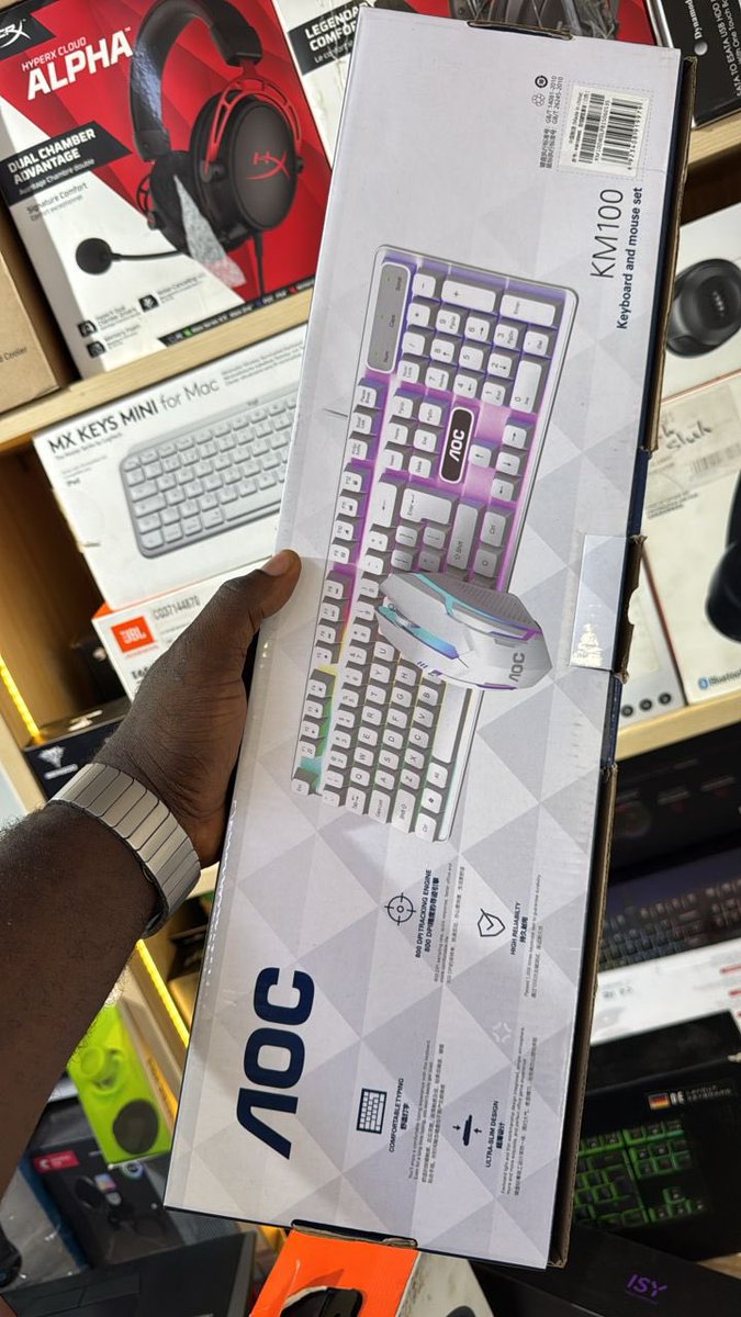 DansoPhilip10's tweet photo. AOC WIRED GAMING KEYBOARD AND MOUSE 

500gh https://t.co/rGDpKKWGMt