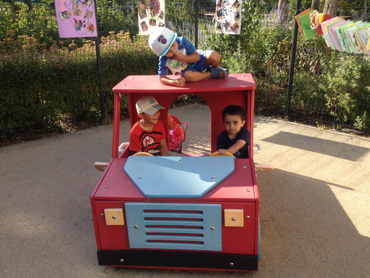 Places disponibles à la #haltegarderie👶 Vous souhaitez que votre enfant de moins de 3 ans découvre la vie en collectivité ? 
Il reste des places à la halte-garderie ➡️Infos au Pôle administratif enfance au 04 50 25 22 43 - enfance@ccfg.fr