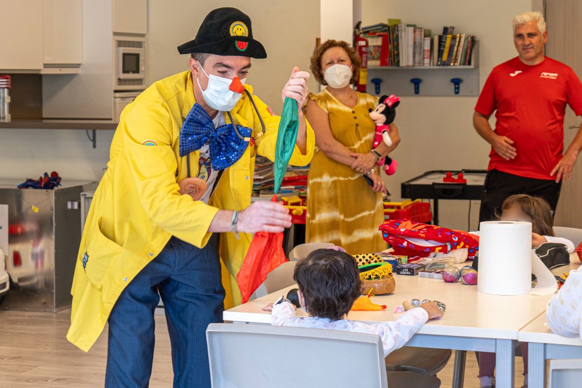 El aula compensatoria del <a href="/HospitalJaen/">Hospital Universitario de Jaén</a> comienza su actividad educativa 

El pasado curso, más de 200 alumnos recibieron clases durante su estancia en el Materno-Infantil

#hujsemueve