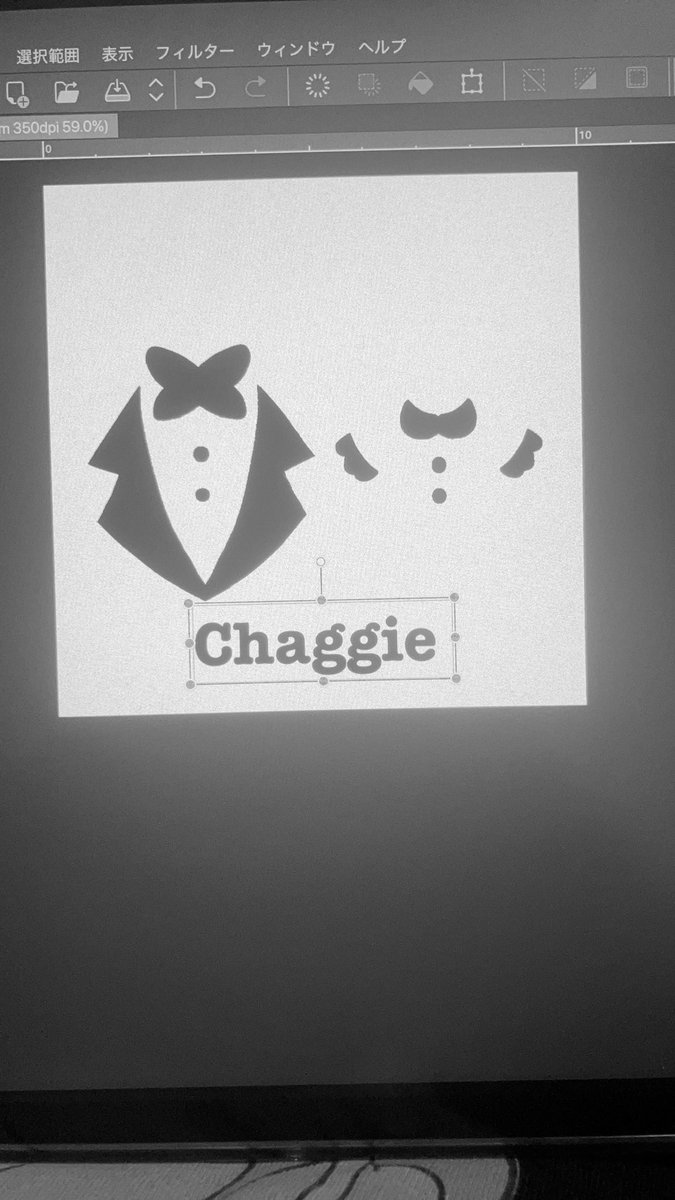 🌈🎀カフェやりたいからコースター作りたいんだけど、ちゃんと🌈と🎀の絵が描いてあるのとこういうロゴ？？のとどっちがええんやろか