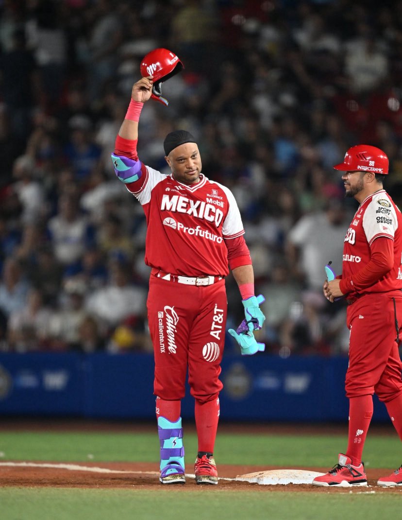 Beisbolpuro (@beisbolpuro) on Twitter photo ROBINSON CANÓ NO VOLVERÁ
El dominicano Robinson Canó declaró a ESPN que no está en sus planes volver a jugar la próxima temporada con los <a href="/DiablosRojosMX/">DiablosRojosMX</a>.
El próximo 15 de noviembre Canó será homenajeado en el Citi Field de Nueva York durante un Juego de Estrellas entre las ROBINSON CANÓ NO VOLVERÁ
El dominicano Robinson Canó declaró a ESPN que no está en sus planes volver a jugar la próxima temporada con los <a href="/DiablosRojosMX/">DiablosRojosMX</a>.
El próximo 15 de noviembre Canó será homenajeado en el Citi Field de Nueva York durante un Juego de Estrellas entre las