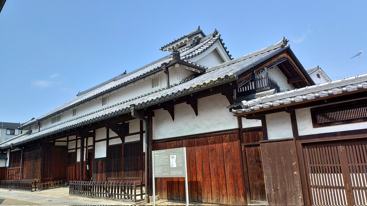 kjmd1's tweet photo. 大阪阿部野橋から近鉄で南下して富田林に来た。全国通訳案内士試験の地理で頻出の重伝建の中でも希少な寺内町ということで興味があった。整備された良い観光地だけども観光客が少ない。もっと賑わっていいぐらいの魅力はあると思う。 https://t.co/FjfX6Vk3oU
