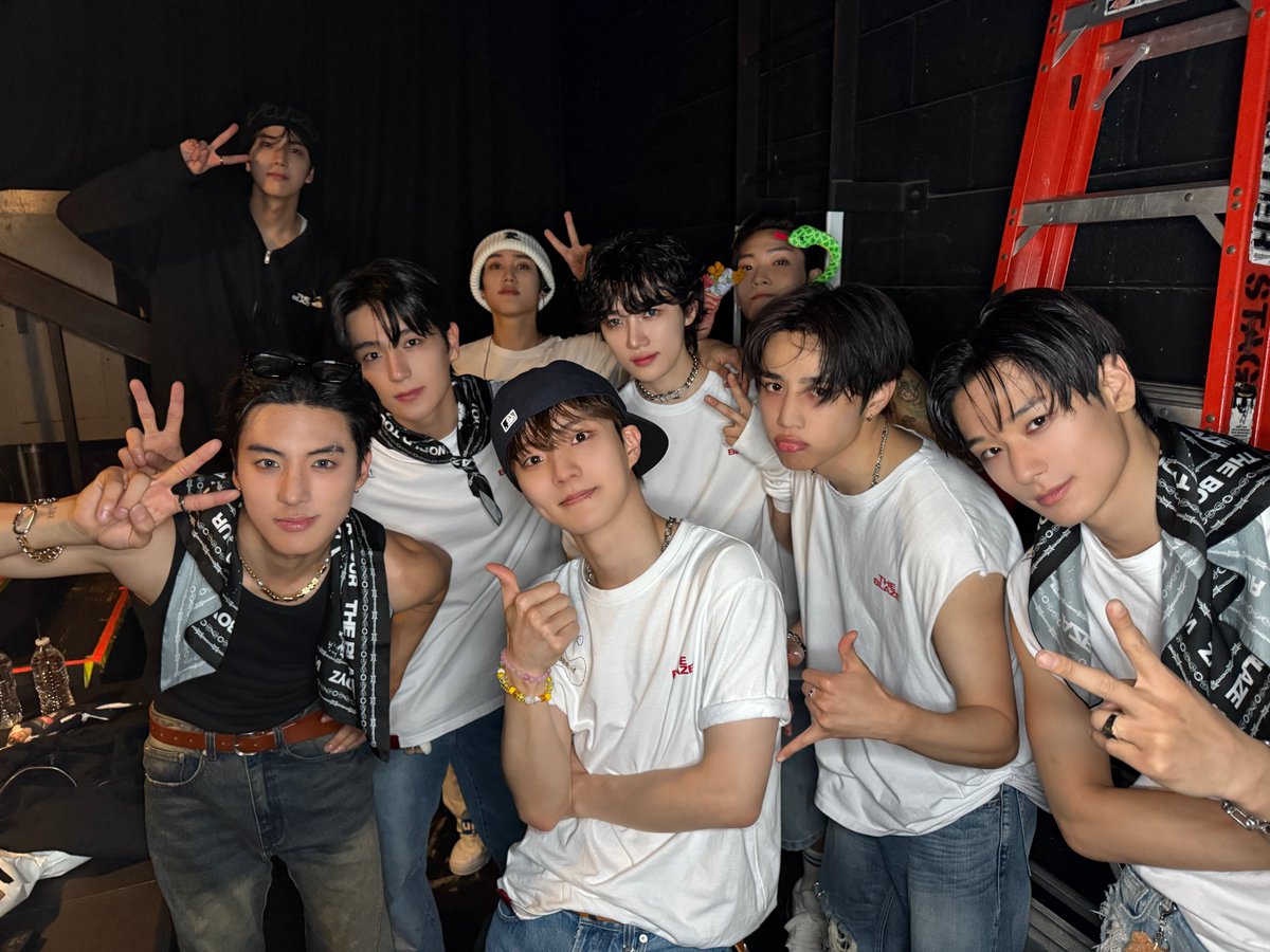 [📸] THE BOYZ <THE BLAZE> WORLD TOUR IN ATLANTA 완료🔥 애틀랜타에서 더비들과 함께 보내는 모든 순간이 최고의 순간이었어요💕 Thank you to THE B for making unforgettable memories🫧

#THEBOYZ #더보이즈 
#THEBLAZE #더블레이즈
#THEBLAZE_in_ATLANTA