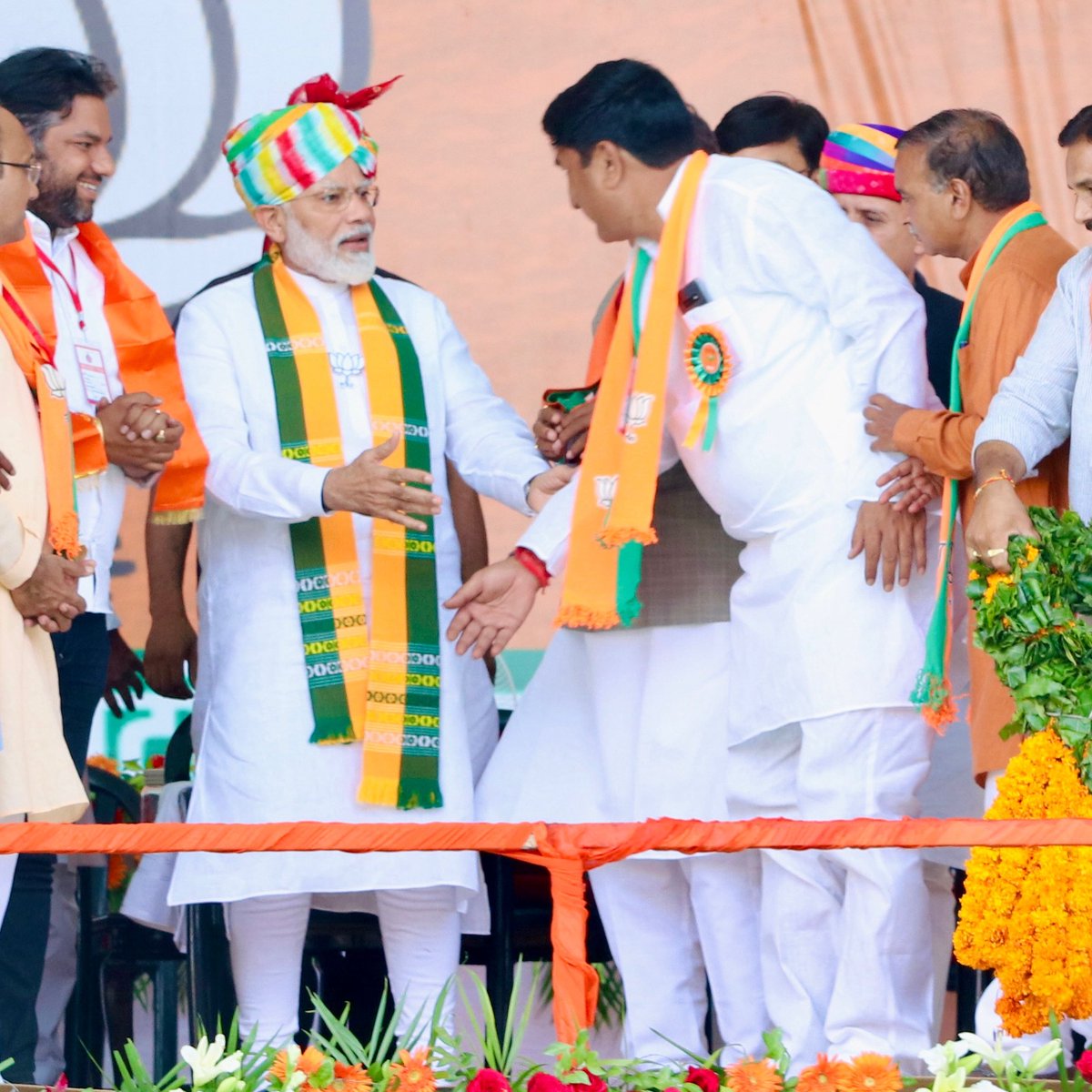 देश के यशस्वी प्रधानमंत्री माननीय श्री <a href="/narendramodi/">Narendra Modi</a> जी को जन्मदिवस की ढ़ेर सारी शुभकामनाएं।
#HappyBirthdayModiji
#NarendraModi