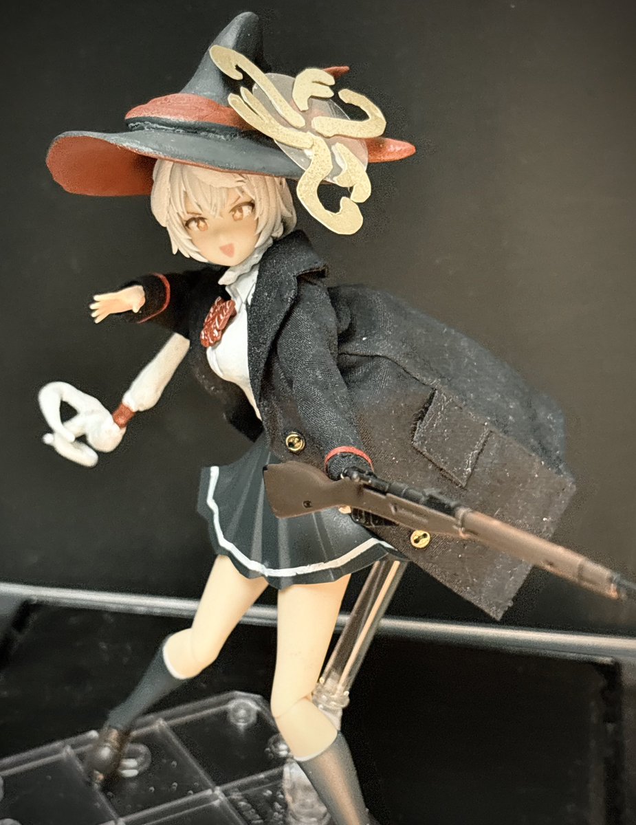 「白尾エリを作った。アブラカタブラ!」|arohaJのイラスト