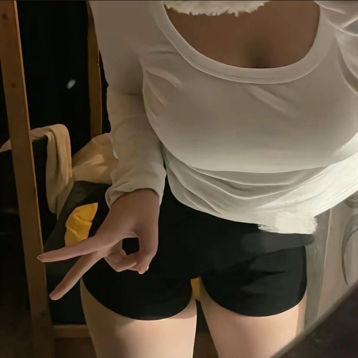 上海 女仆陪玩店
给你意想不到的惊喜

羞涩温柔妹妹😍😍😍
颜值身材尺度天花板😝😝😝
美丽动人，可爱，🐍吻，摸🐻，
价格便宜，恋爱体验
分店多多欢迎咨询
   兼职日薪：1-2k
   女仆面试vx：TK126537
#女仆陪玩 #上海兼职 #上海同城