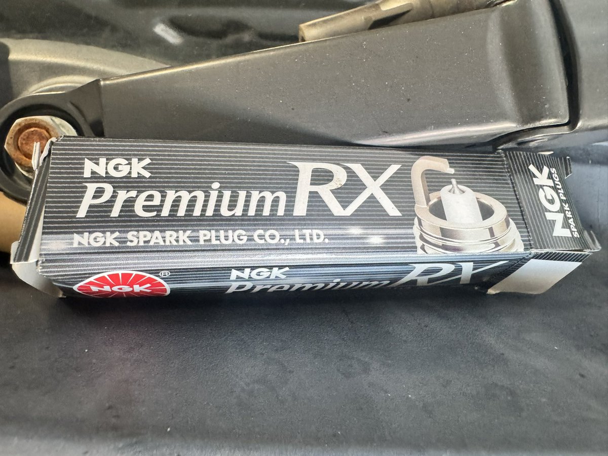 イクミ DensoProducts.com: 3479 Denso ZXU20HCR8 Iridium Spark Plug