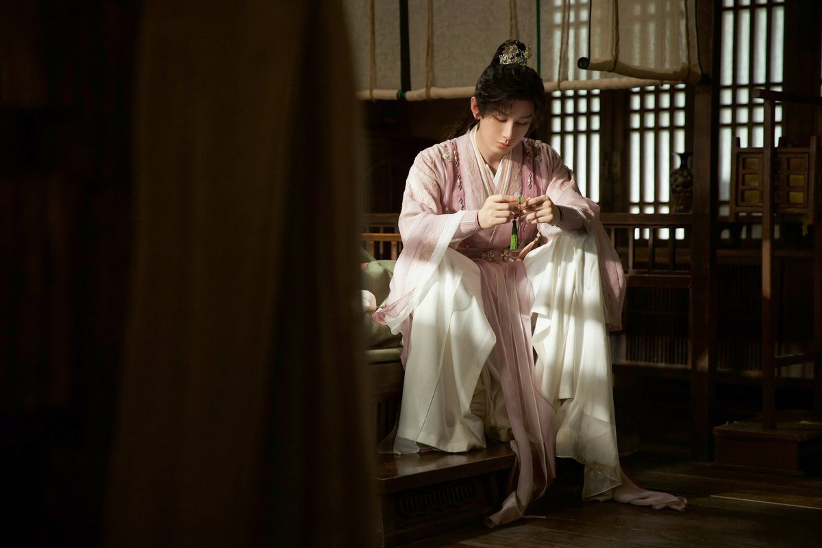 Flowing robes and flashing swords, every move tells the story of passion and legend across the land.

🌊 #TheJourneyofLegend is streaming at now on WeTV.   

✨Starring #ChengYi #NaZha #LiKaixin #XuZhenxuan 

#赴山海 #成毅 #娜扎 #李凯馨 #徐振轩 #WeTV #WeTVAlwaysMore