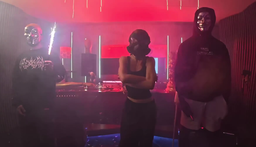 JUST IN: <a href="/mikadontlouz/">Mika</a> starts her coin with a professional production. pyrotechnics, lights, and sound.

CQusF5yFupFtxajhT8WfbjRemg5znk9YcRcPSohvpump