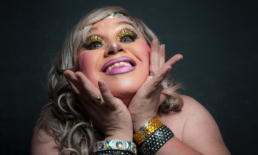 En octubre es el estreno de "Molotov", las entradas ya están disponibles 👉 revistacloset.cl/web/2025/09/17…